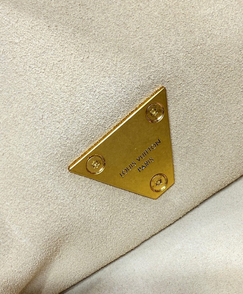 Louis Vuitton Soft Twist M24639 M25359